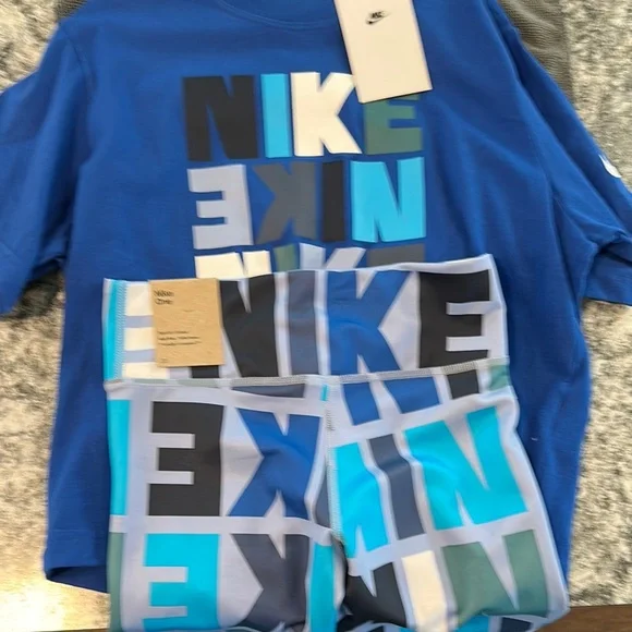 Nike Blue Graphic T-Shirt with matching shorts - Picture 1 of 6